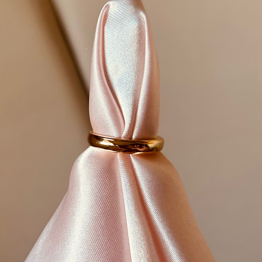 Elegant Gold Open Women's Ring, Size 8